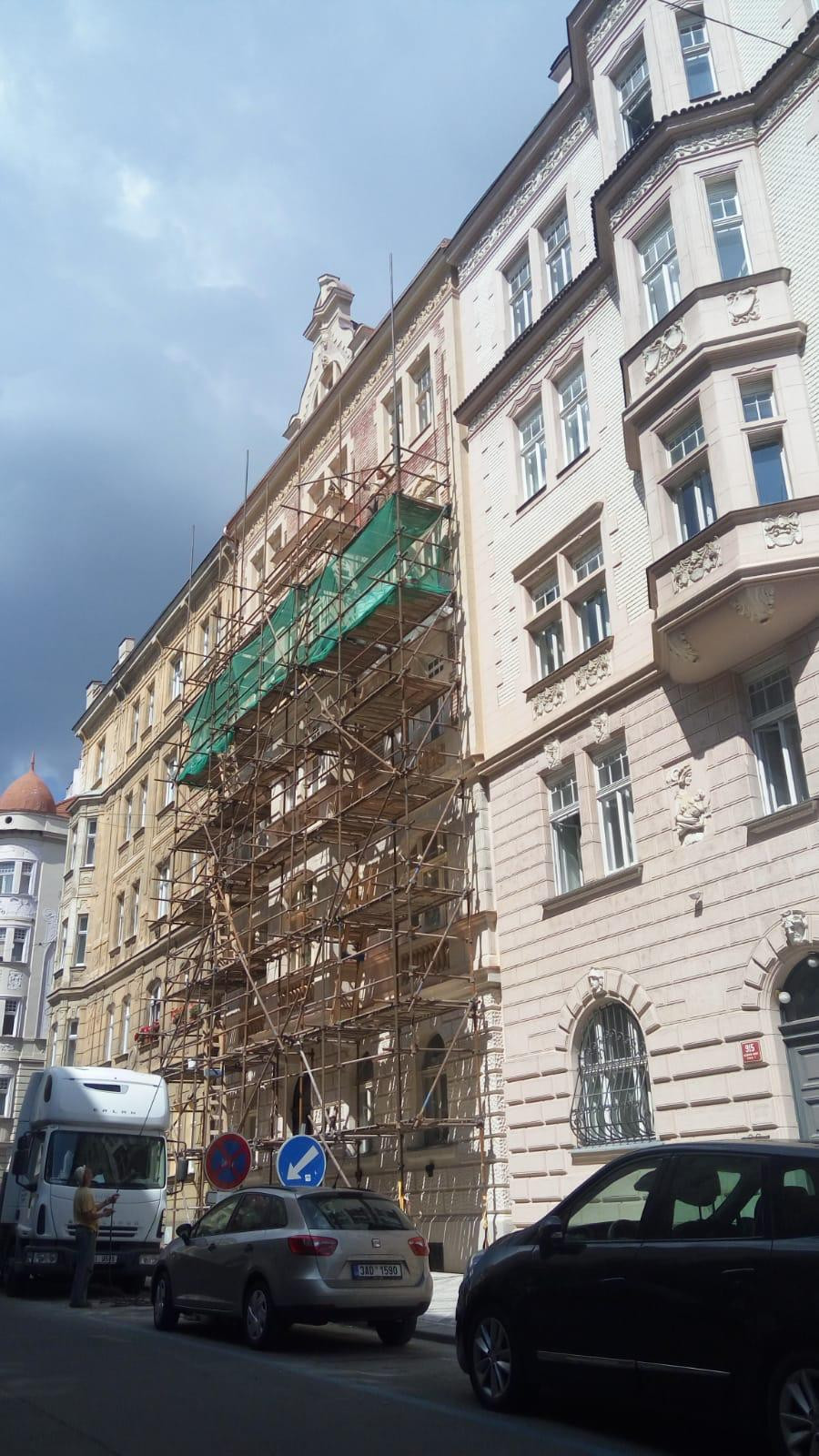 Historická fasáda Praha Sochařská