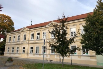 Oprava fasády - ZŠ Vinoř
